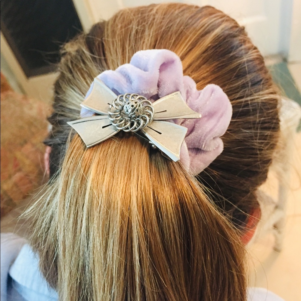💛 Fancy Hair Bow 💛 - Picture 2 of 3